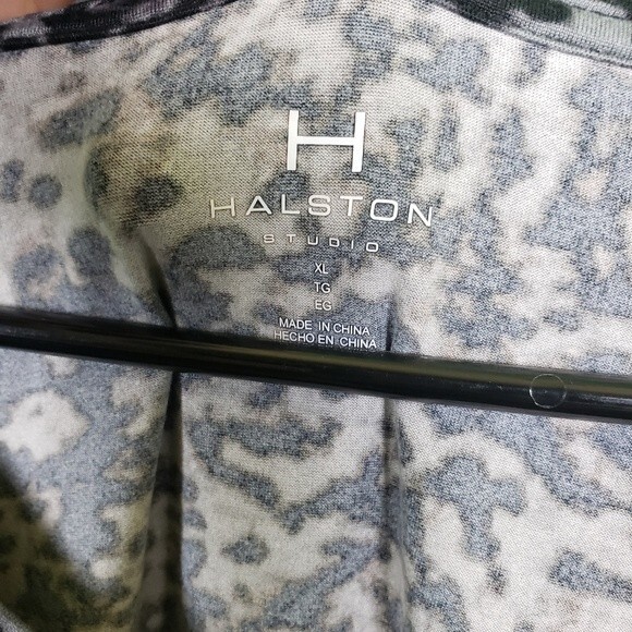 Halston Studio Black/Gray Animal Print Abstract Short Sleeve Stretchy Tshirt XL - Picture 4 of 10